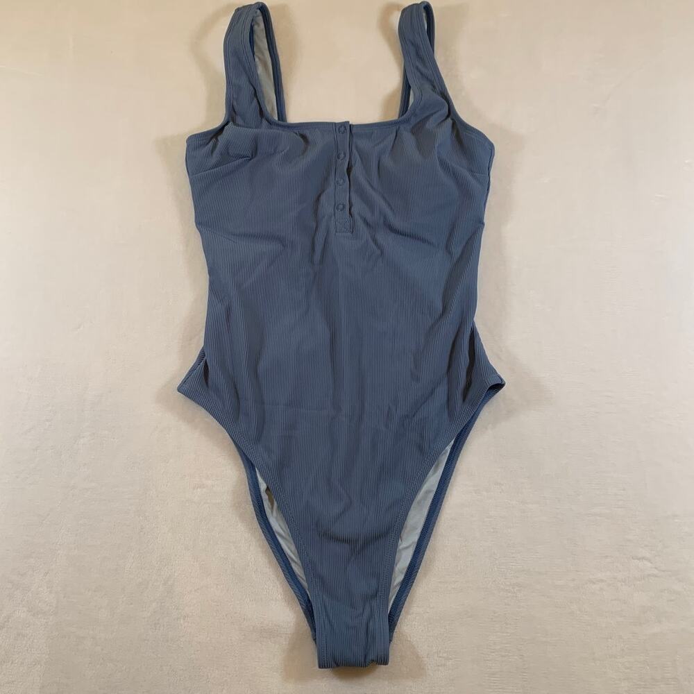NWT Cupshe Light Gray Ribbed One Piece Swimsuit Snap Front Size Medium Tall